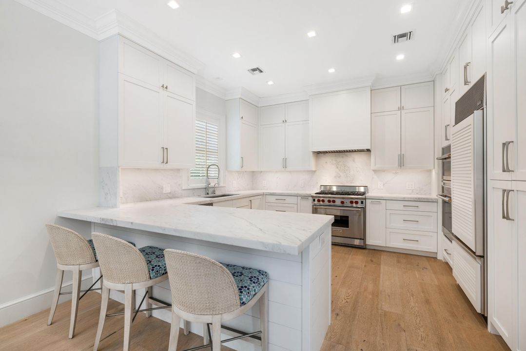 Active With Contract: $2,750,000 (3 beds, 4 baths, 2659 Square Feet)