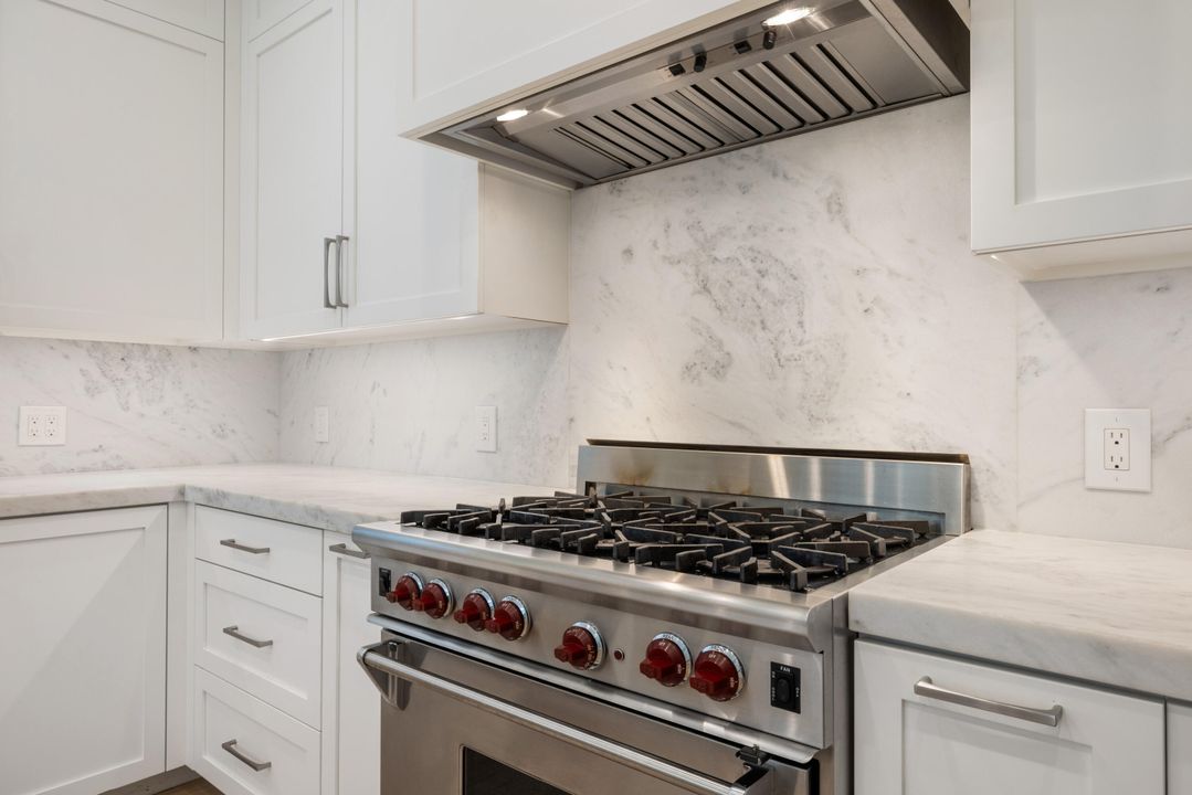 Active With Contract: $2,750,000 (3 beds, 4 baths, 2659 Square Feet)