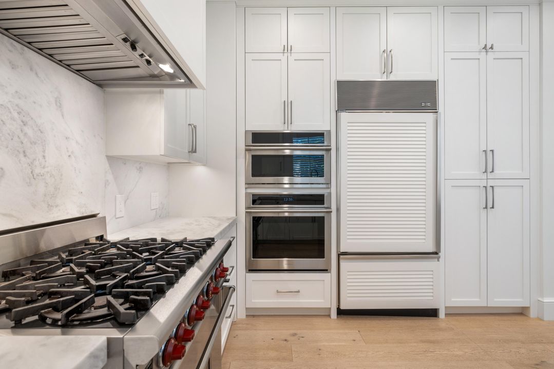 Active With Contract: $2,750,000 (3 beds, 4 baths, 2659 Square Feet)