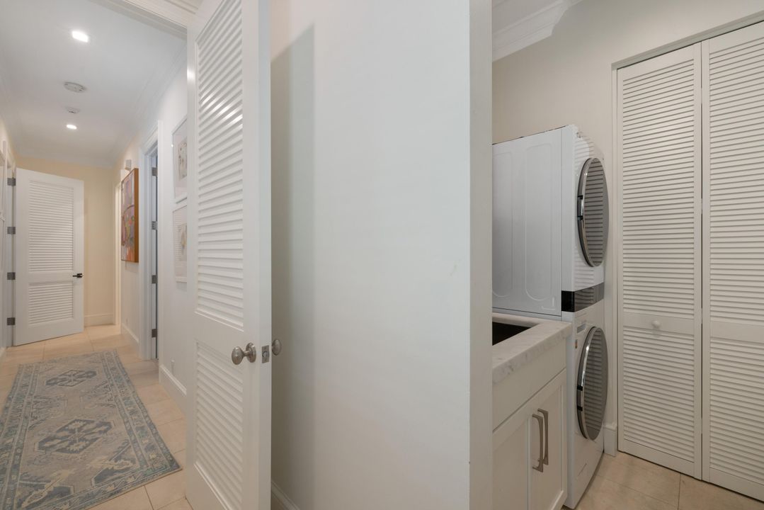 Active With Contract: $2,750,000 (3 beds, 4 baths, 2659 Square Feet)