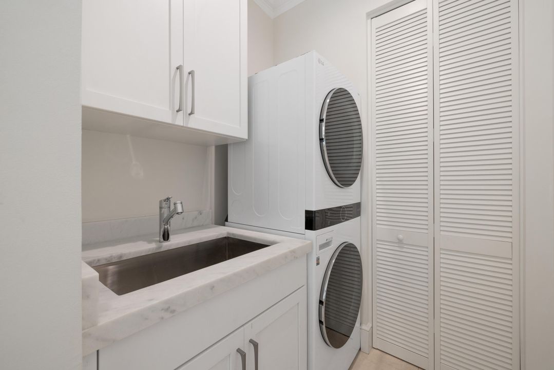 Active With Contract: $2,750,000 (3 beds, 4 baths, 2659 Square Feet)