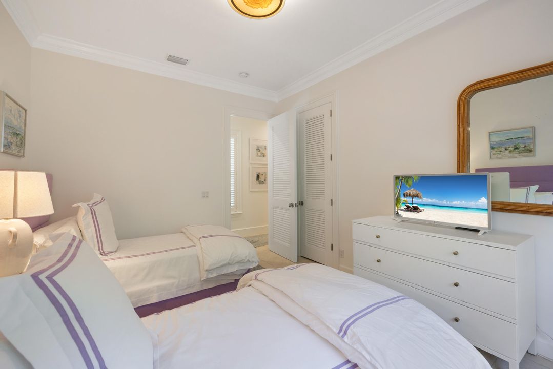 Active With Contract: $2,750,000 (3 beds, 4 baths, 2659 Square Feet)