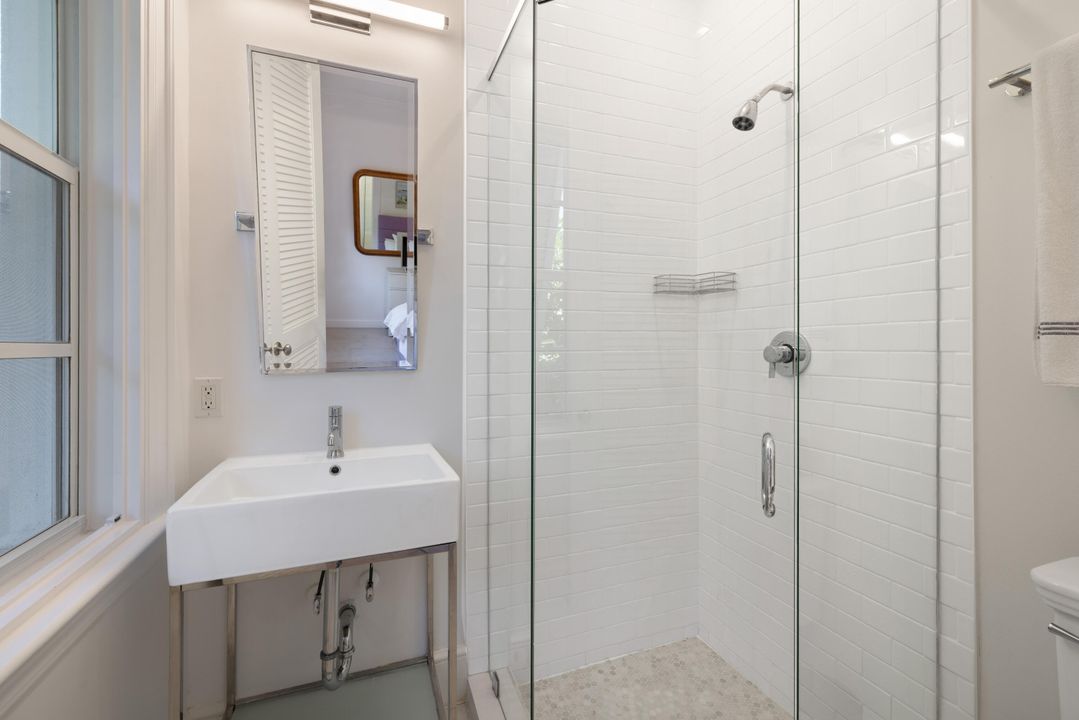 Active With Contract: $2,750,000 (3 beds, 4 baths, 2659 Square Feet)