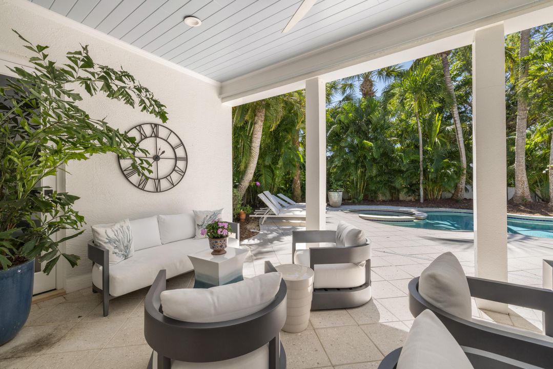 Active With Contract: $2,750,000 (3 beds, 4 baths, 2659 Square Feet)