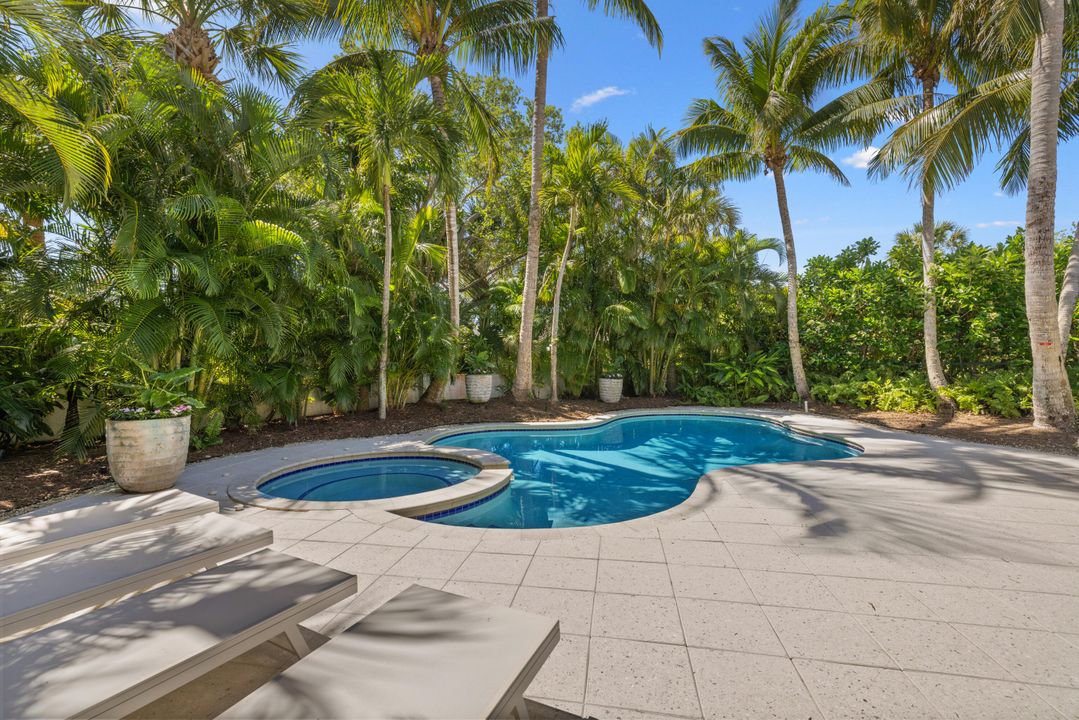 Active With Contract: $2,750,000 (3 beds, 4 baths, 2659 Square Feet)