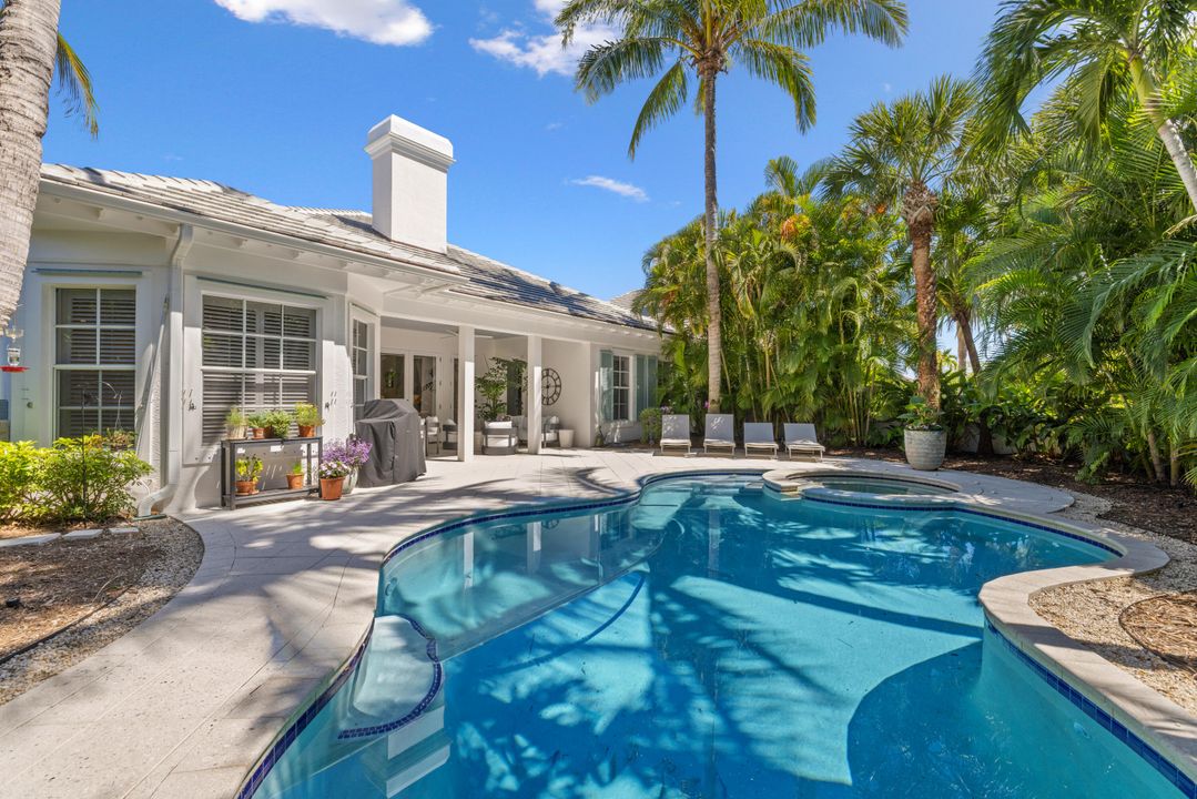 Active With Contract: $2,750,000 (3 beds, 4 baths, 2659 Square Feet)