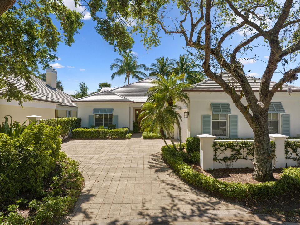 Active With Contract: $2,750,000 (3 beds, 4 baths, 2659 Square Feet)