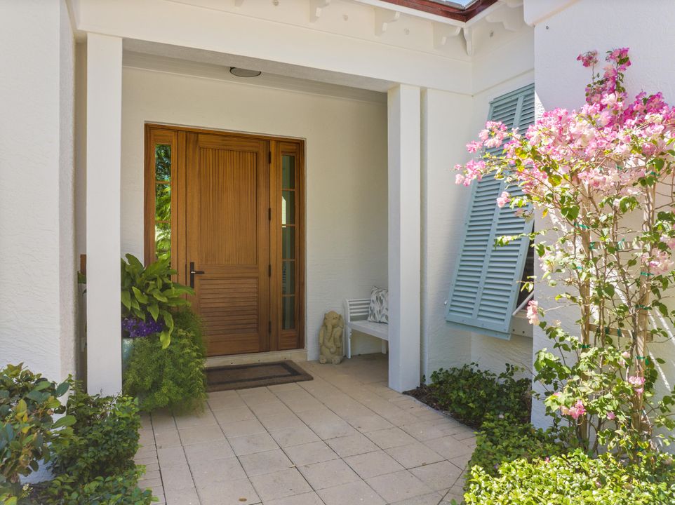 Active With Contract: $2,750,000 (3 beds, 4 baths, 2659 Square Feet)