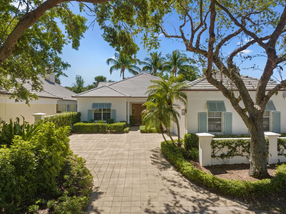 Active With Contract: $2,750,000 (3 beds, 4 baths, 2659 Square Feet)