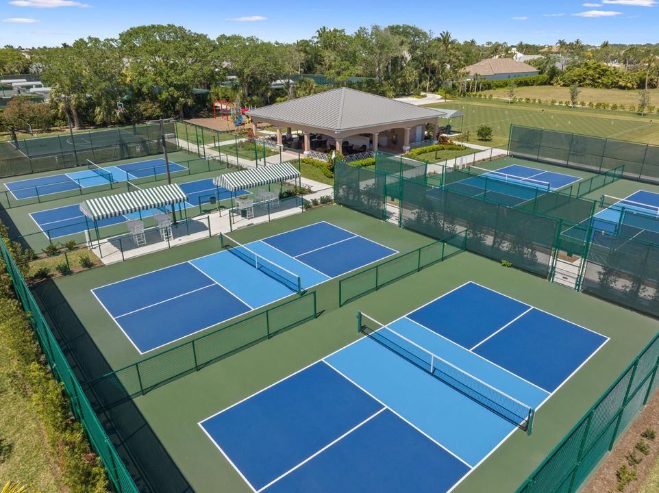 Active With Contract: $2,750,000 (3 beds, 4 baths, 2659 Square Feet)