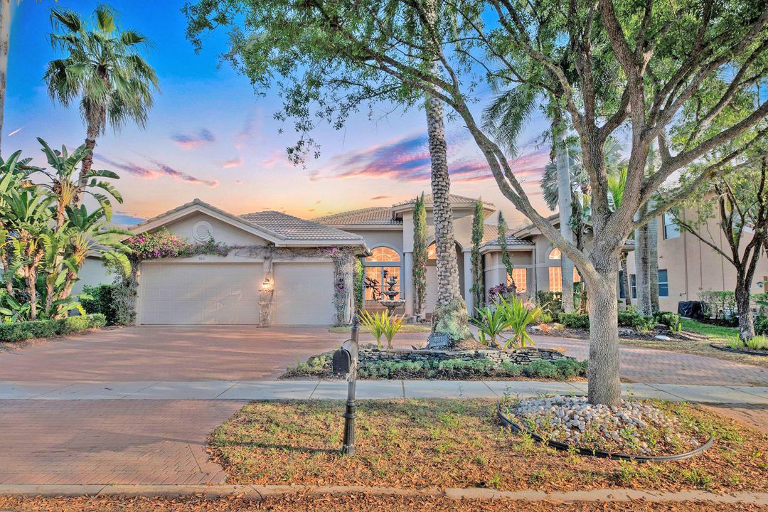 Recently Sold: $999,900 (5 beds, 4 baths, 3502 Square Feet)