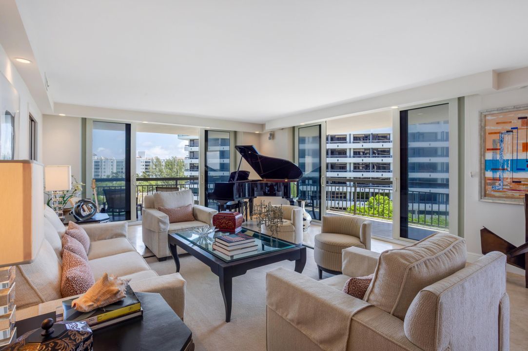 Active With Contract: $1,855,000 (3 beds, 2 baths, 2580 Square Feet)