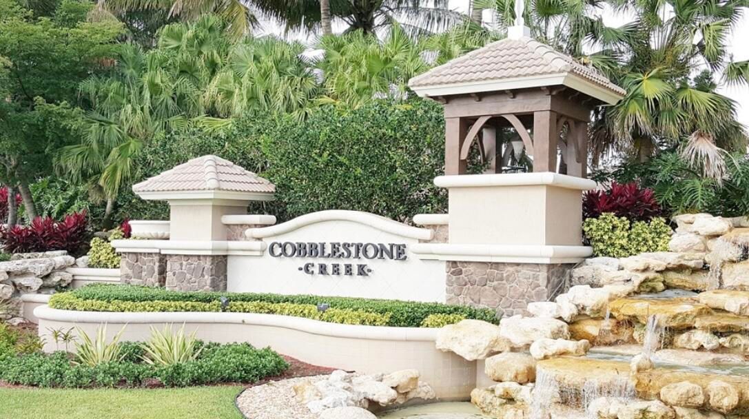 合同活跃: $5,250 (5 贝兹, 4 浴室, 3958 平方英尺)