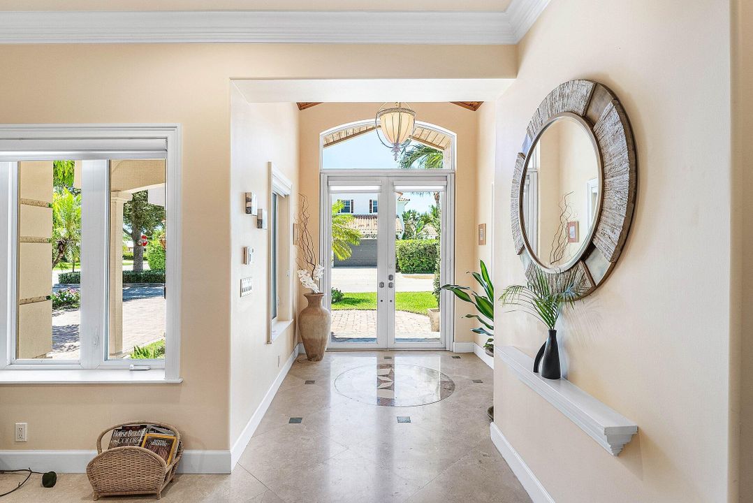 合同活跃: $1,815,000 (3 贝兹, 3 浴室, 2184 平方英尺)