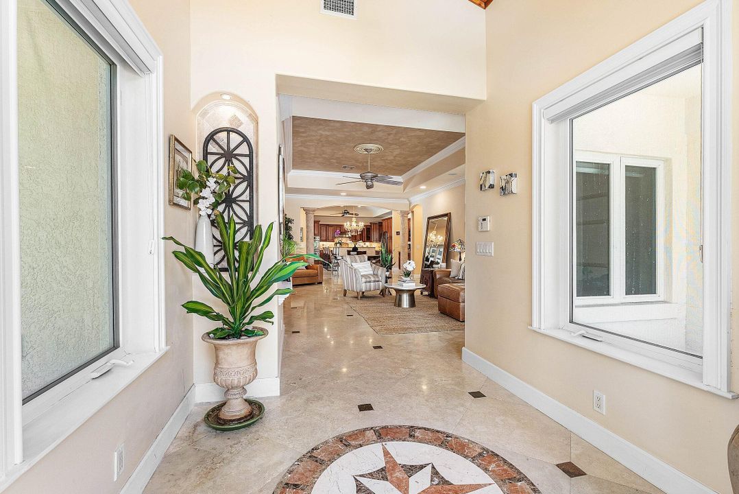 合同活跃: $1,815,000 (3 贝兹, 3 浴室, 2184 平方英尺)