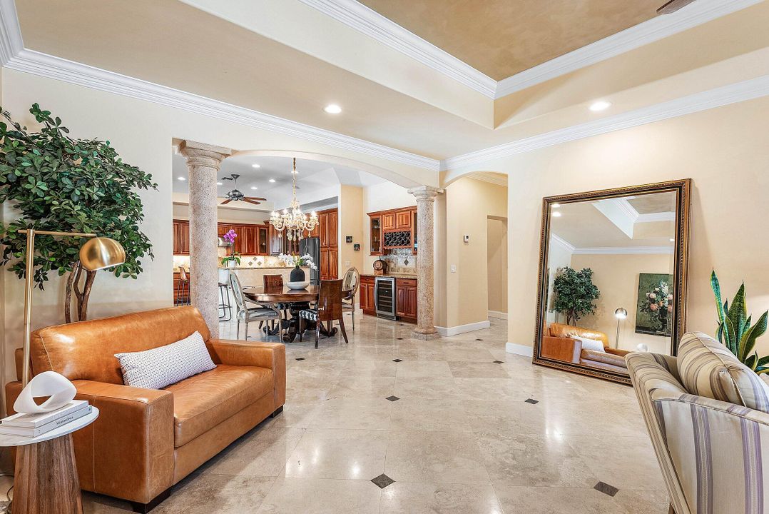 合同活跃: $1,815,000 (3 贝兹, 3 浴室, 2184 平方英尺)