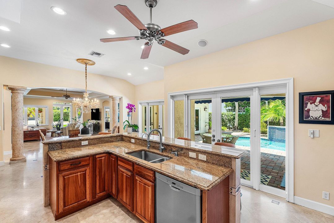 合同活跃: $1,815,000 (3 贝兹, 3 浴室, 2184 平方英尺)