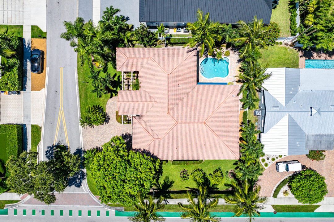 合同活跃: $1,815,000 (3 贝兹, 3 浴室, 2184 平方英尺)