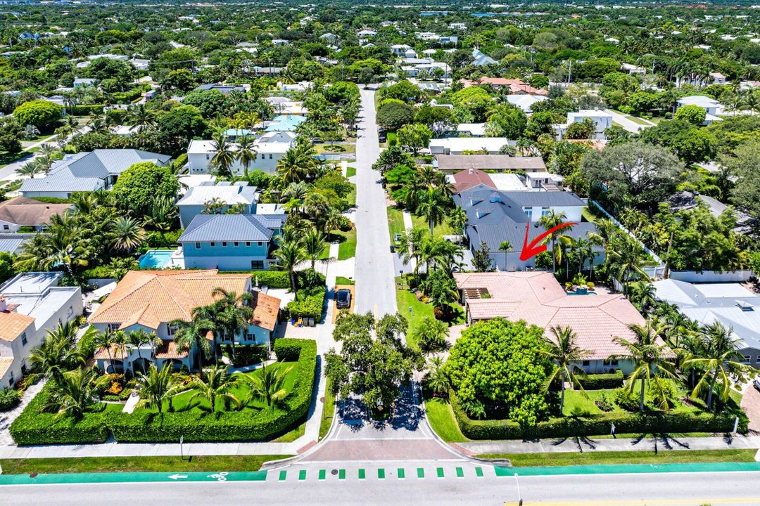 合同活跃: $1,815,000 (3 贝兹, 3 浴室, 2184 平方英尺)