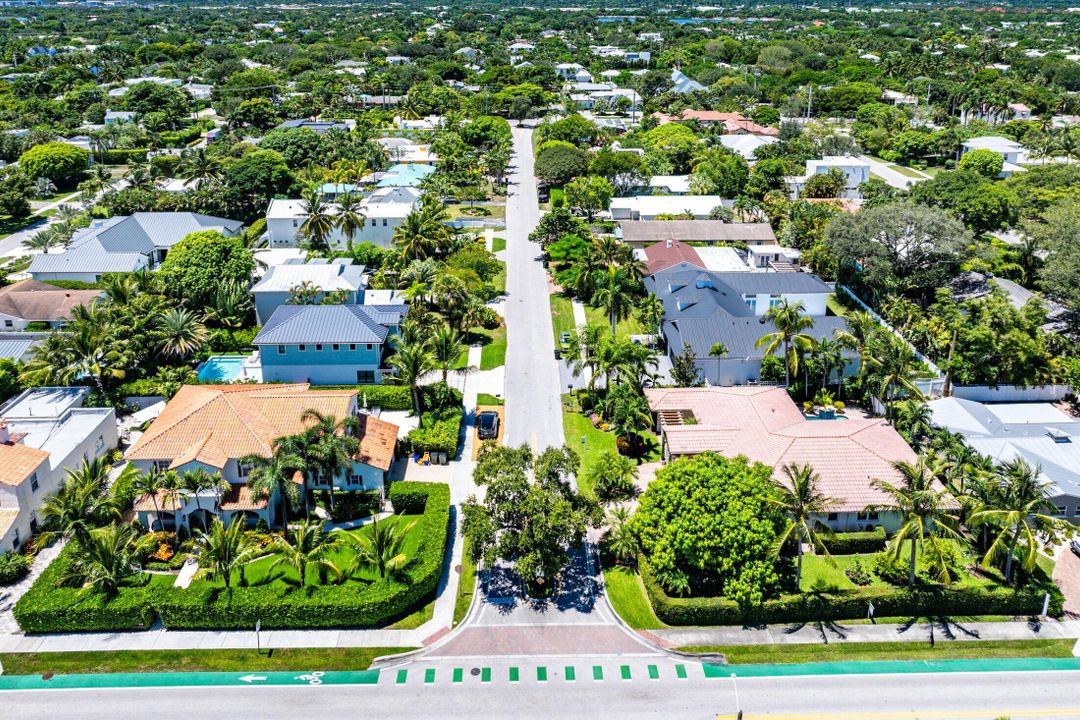 合同活跃: $1,815,000 (3 贝兹, 3 浴室, 2184 平方英尺)