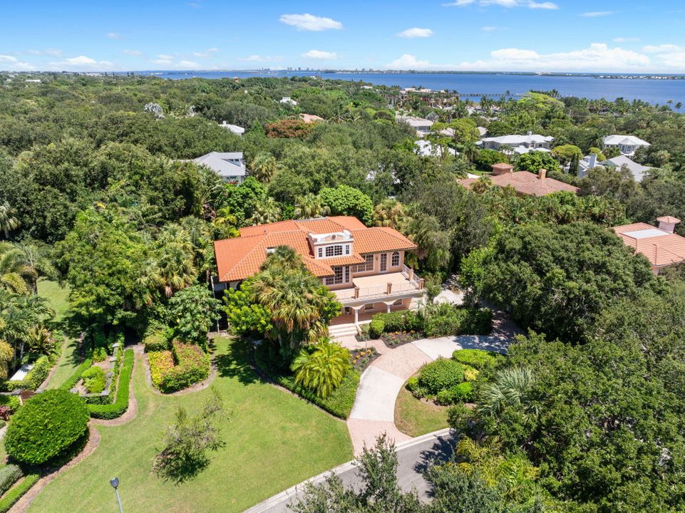 Active With Contract: $1,100,000 (4 beds, 4 baths, 3416 Square Feet)