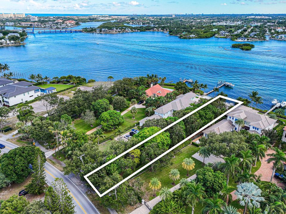 На продажу: $5,495,000 (2 спален, 1 ванн, 990 Квадратных фут)