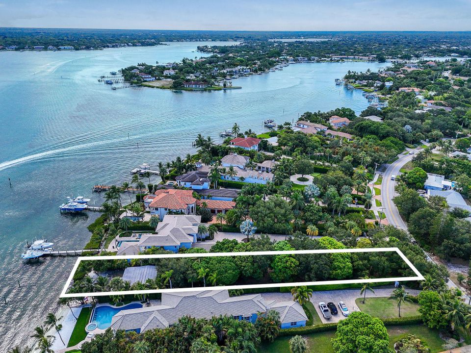 На продажу: $5,495,000 (2 спален, 1 ванн, 990 Квадратных фут)