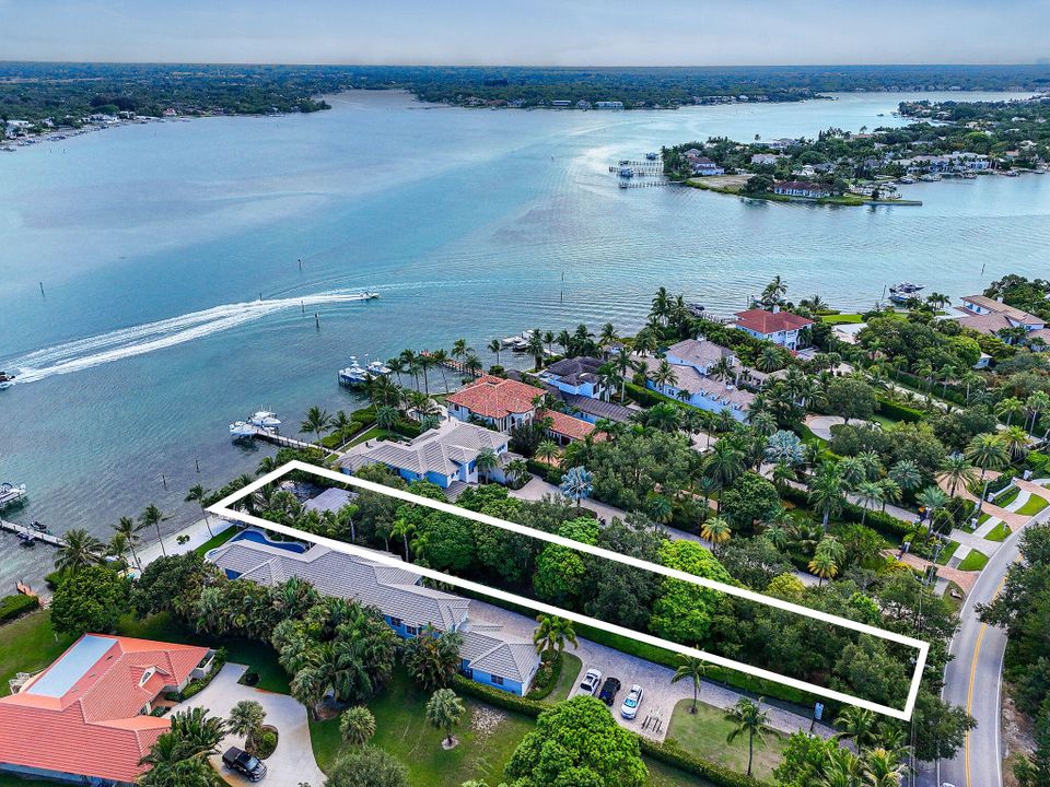 На продажу: $5,495,000 (2 спален, 1 ванн, 990 Квадратных фут)