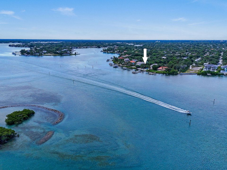 На продажу: $5,495,000 (2 спален, 1 ванн, 990 Квадратных фут)