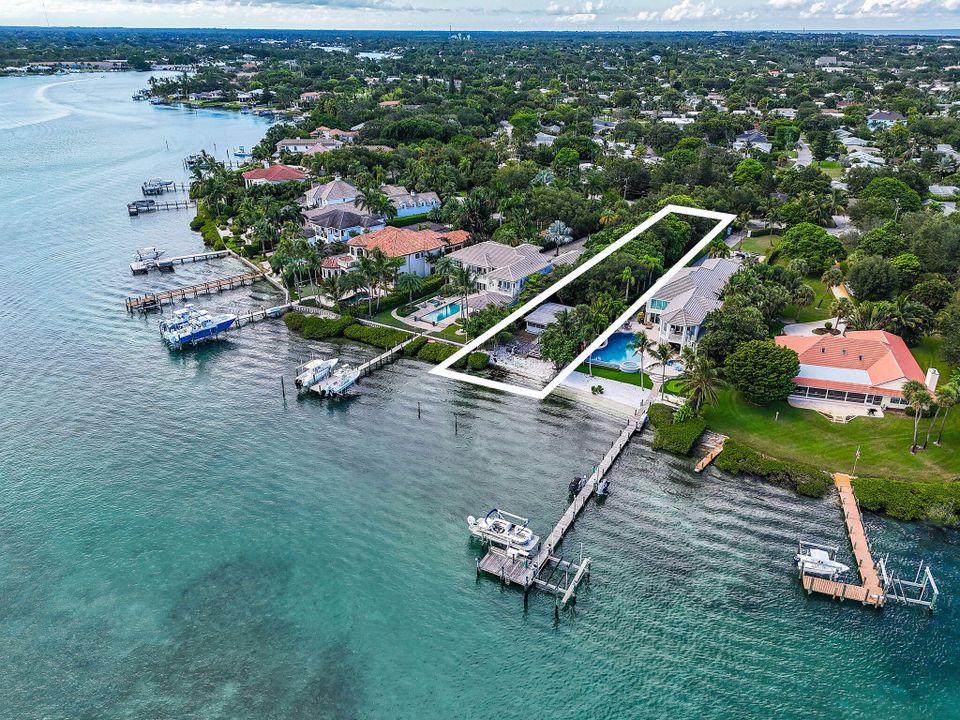 На продажу: $5,495,000 (2 спален, 1 ванн, 990 Квадратных фут)