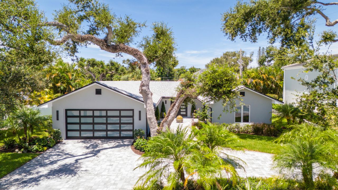 En Venta: $1,895,000 (4 camas, 2 baños, 2778 Pies cuadrados)