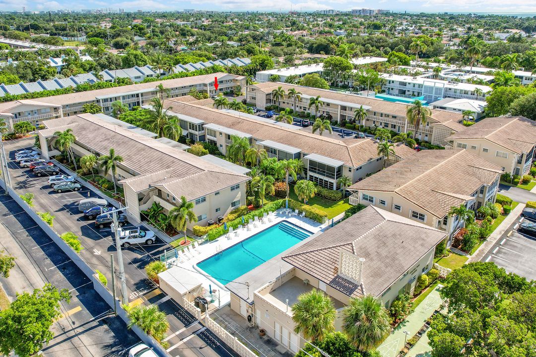 Active With Contract: $125,000 (2 beds, 1 baths, 890 Square Feet)