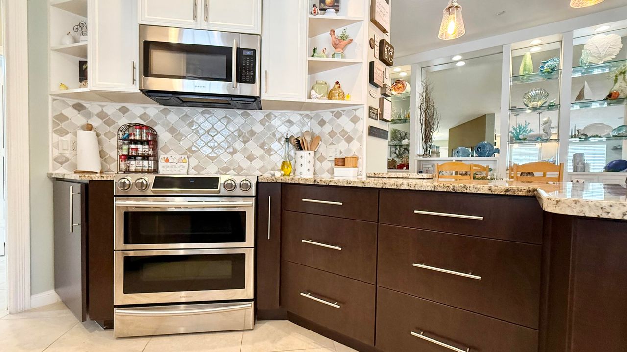 Active With Contract: $449,900 (2 beds, 2 baths, 1526 Square Feet)