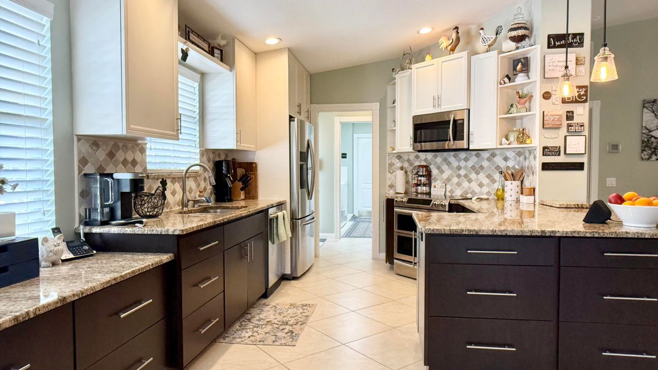 Active With Contract: $449,900 (2 beds, 2 baths, 1526 Square Feet)