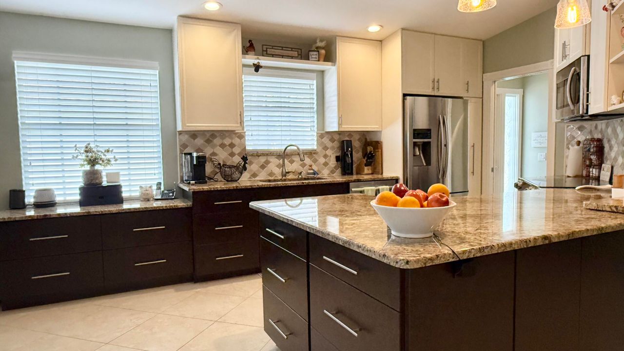 Active With Contract: $449,900 (2 beds, 2 baths, 1526 Square Feet)