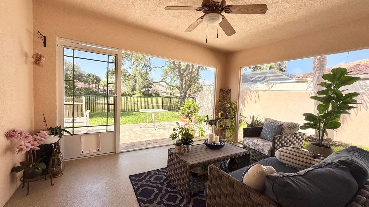 Active With Contract: $449,900 (2 beds, 2 baths, 1526 Square Feet)