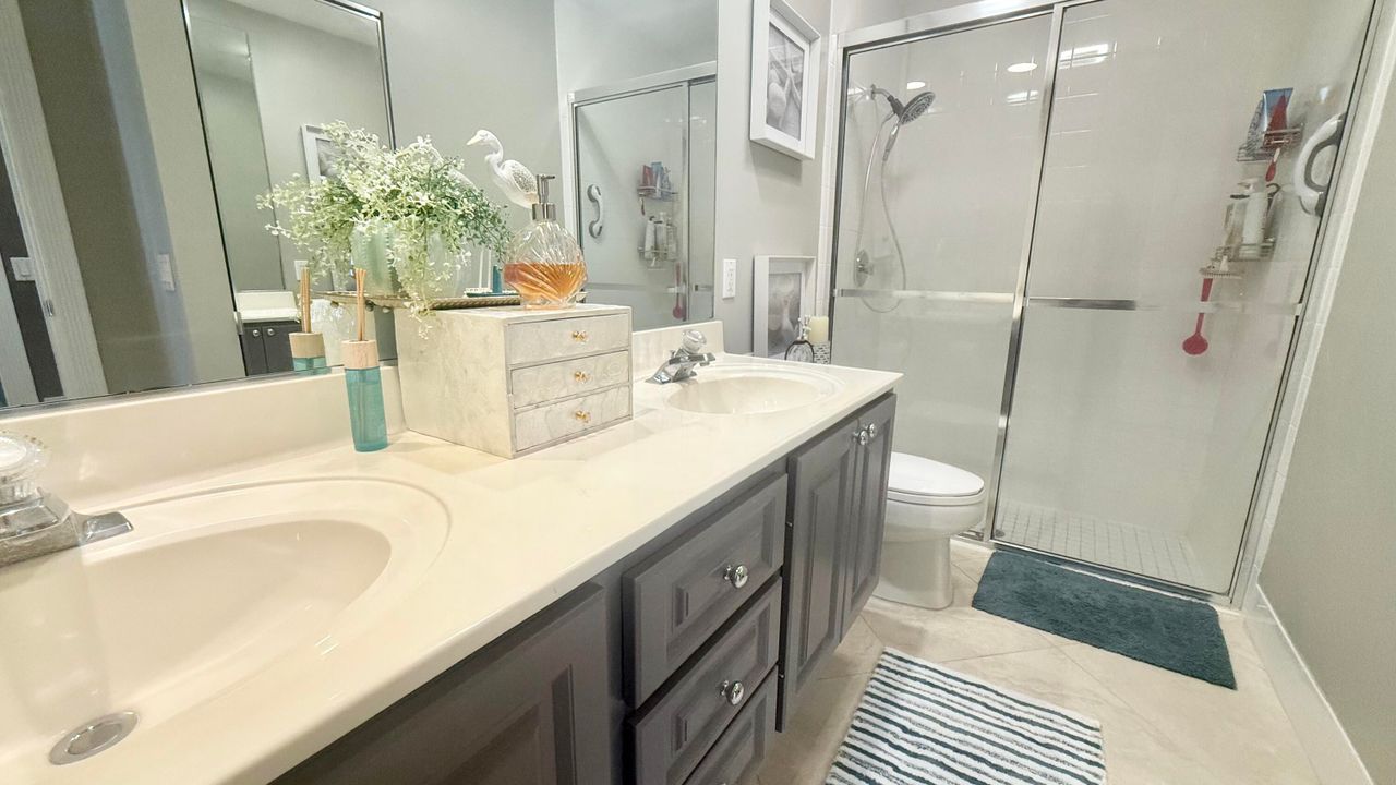 Active With Contract: $449,900 (2 beds, 2 baths, 1526 Square Feet)