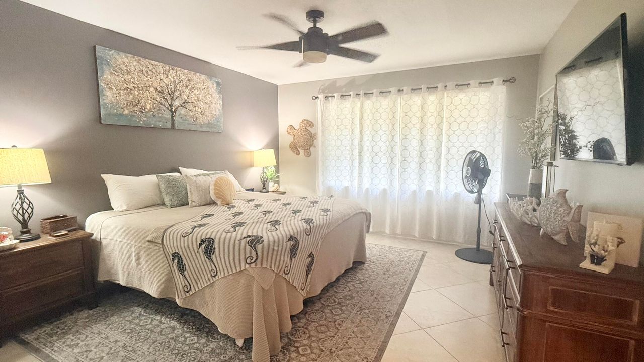 Active With Contract: $449,900 (2 beds, 2 baths, 1526 Square Feet)