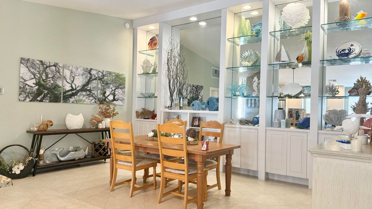 Active With Contract: $449,900 (2 beds, 2 baths, 1526 Square Feet)