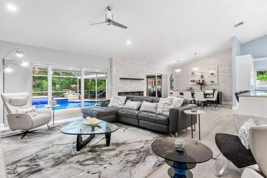 合同活跃: $1,595,000 (4 贝兹, 3 浴室, 2617 平方英尺)