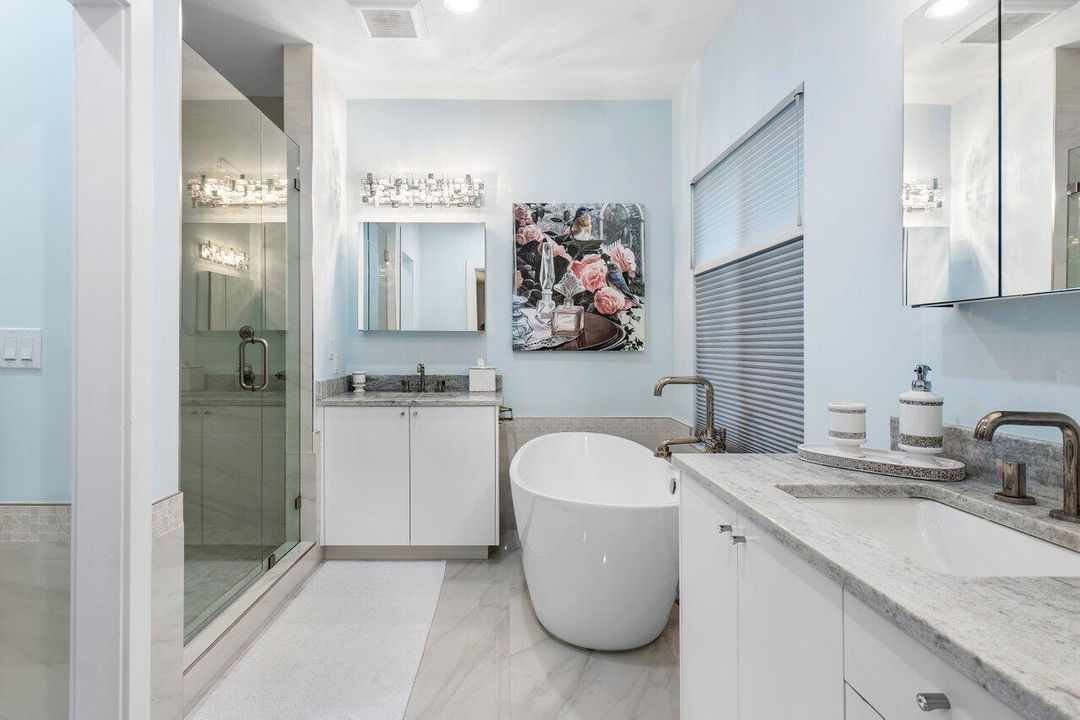 合同活跃: $1,595,000 (4 贝兹, 3 浴室, 2617 平方英尺)