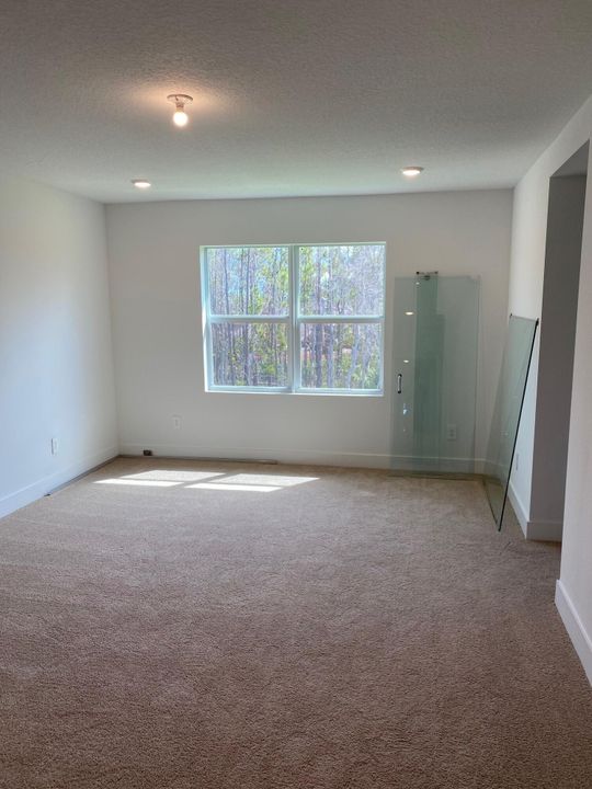 合同活跃: $729,000 (5 贝兹, 4 浴室, 3072 平方英尺)