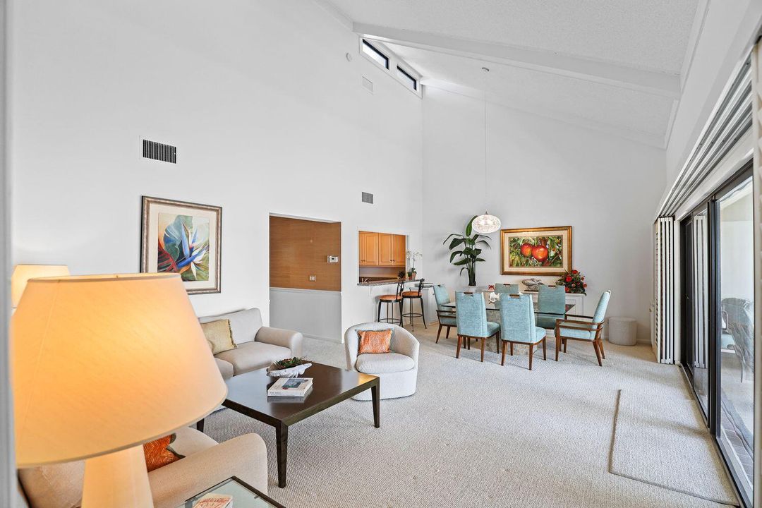 En Venta: $695,000 (2 camas, 2 baños, 1600 Pies cuadrados)