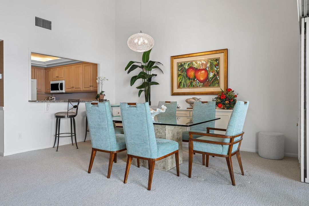 En Venta: $695,000 (2 camas, 2 baños, 1600 Pies cuadrados)