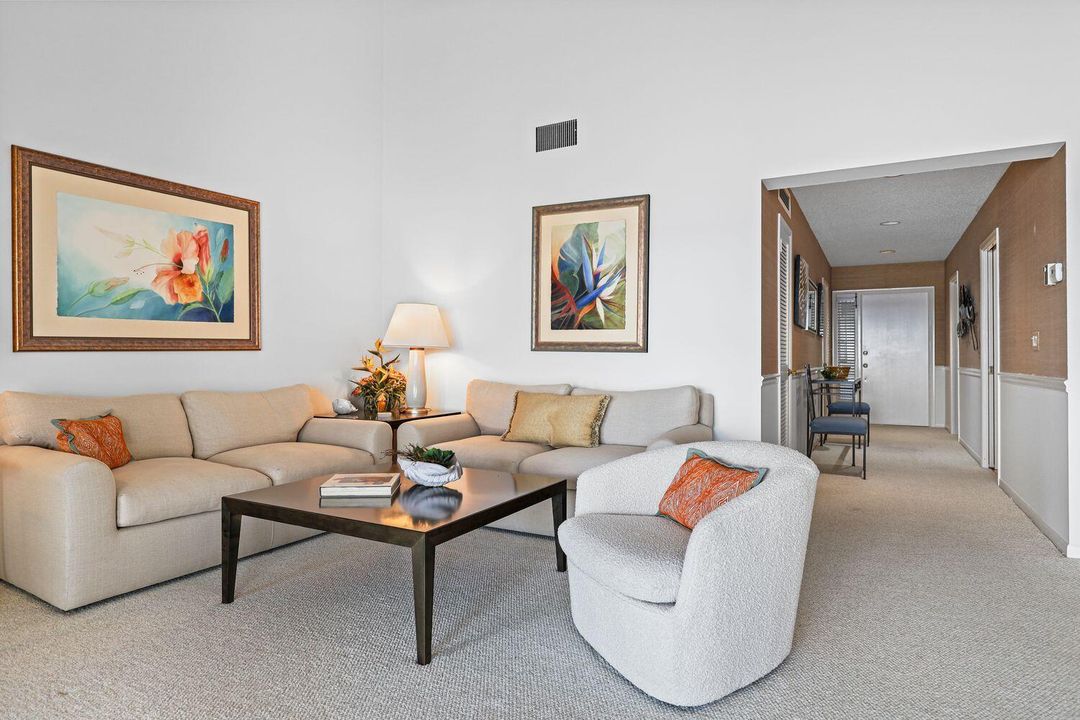 En Venta: $695,000 (2 camas, 2 baños, 1600 Pies cuadrados)