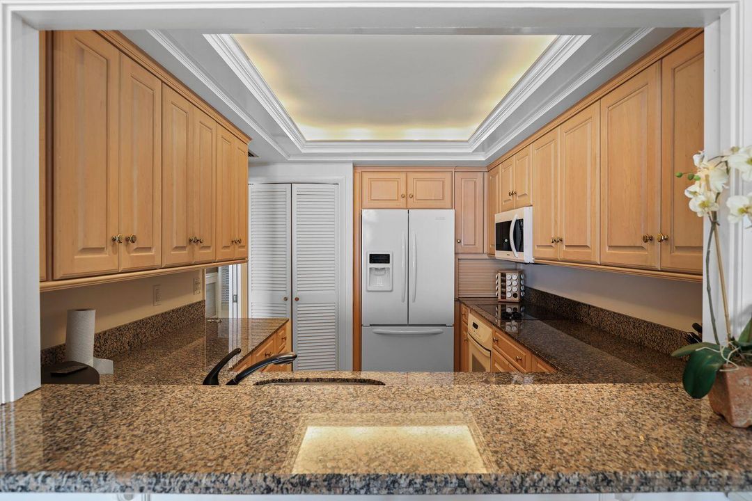 En Venta: $695,000 (2 camas, 2 baños, 1600 Pies cuadrados)