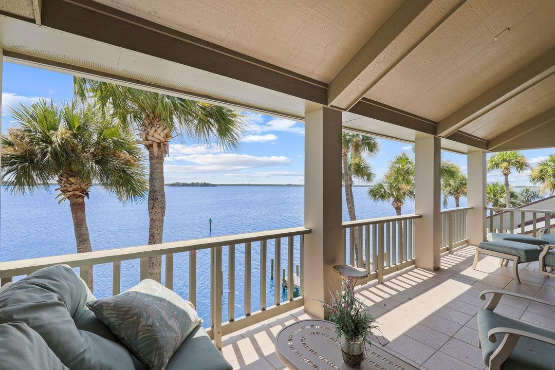 En Venta: $695,000 (2 camas, 2 baños, 1600 Pies cuadrados)