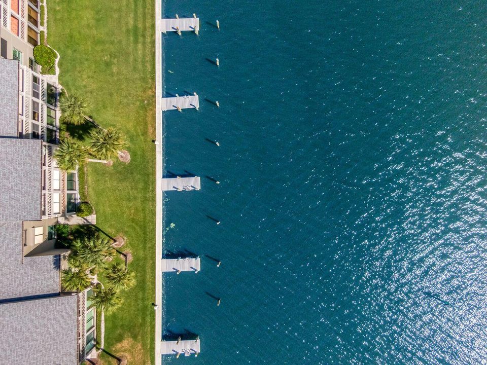 En Venta: $695,000 (2 camas, 2 baños, 1600 Pies cuadrados)