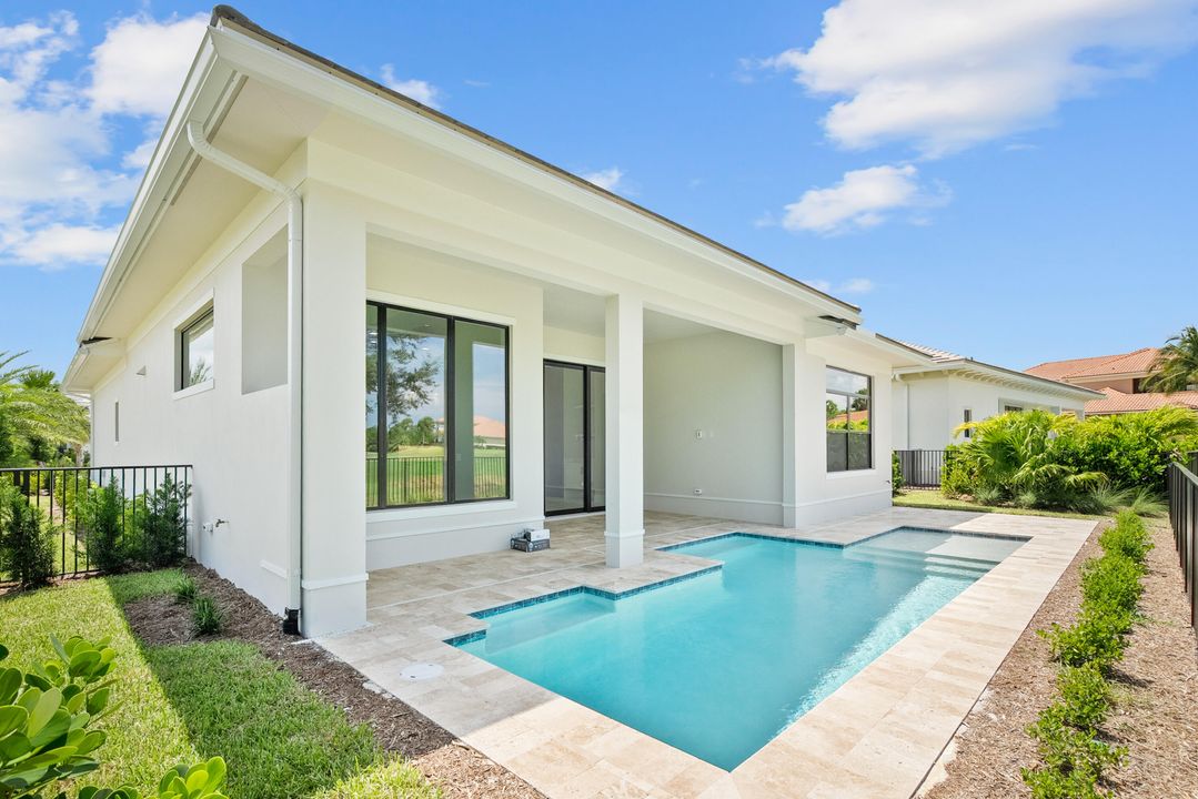 Под контрактом: $1,295,000 (3 спален, 3 ванн, 2480 Квадратных фут)