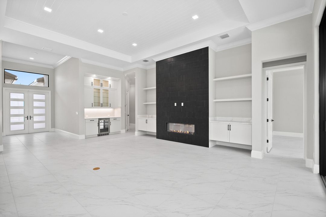 Под контрактом: $1,295,000 (3 спален, 3 ванн, 2480 Квадратных фут)